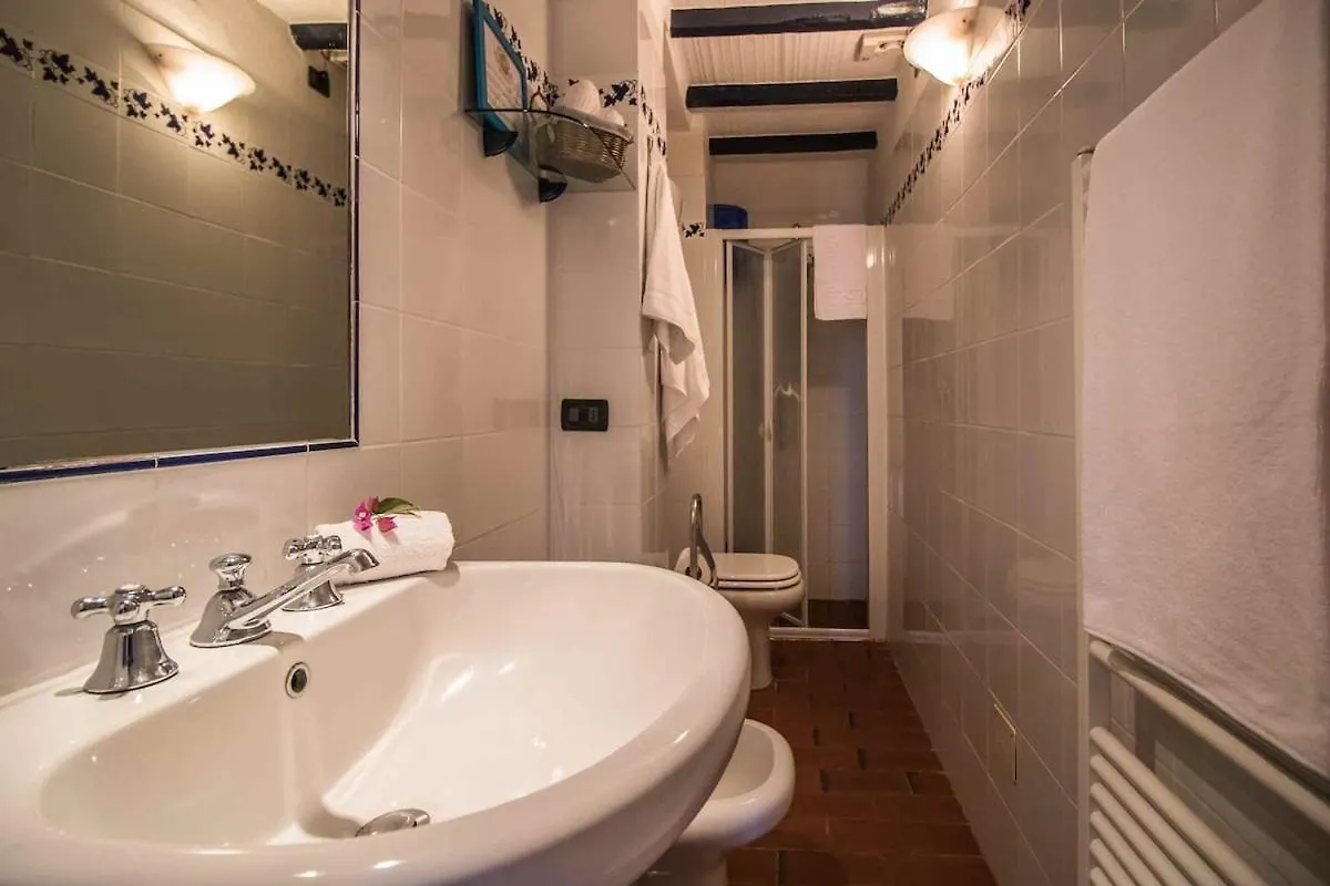 Willa Casale Monaco By Nicola Real Estate Corsanico-Bargecchia 0*,